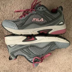 Women’s FILA Gray/Dark Pink 6.5W Athletic Shoes